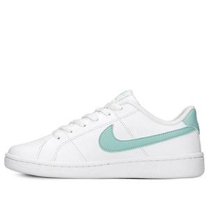 Nike Court Royale 2